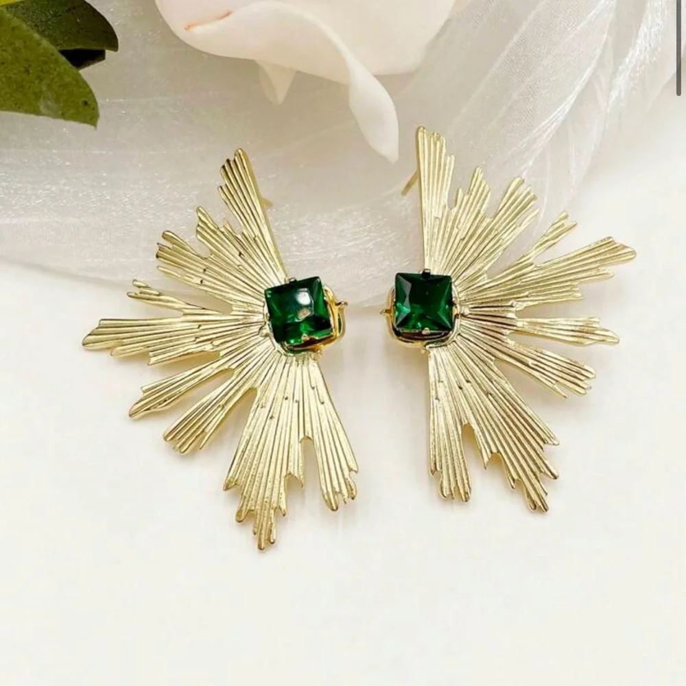 2/$30🌵 Vintage Style Gold Square Green Stone Earrings Gold Burst Art Deco NEW